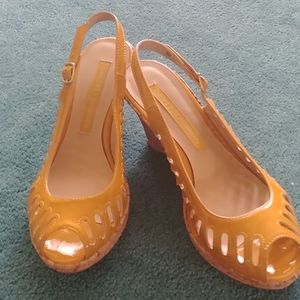 Chinese Laundry Like new super cute sandals
